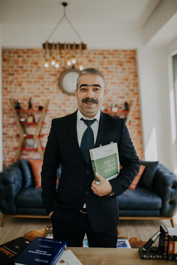 İcra Görevlisi Ayhan Gürbüz
